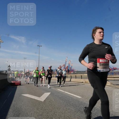 03.10.2025 - Köhlbrandbrückenlauf Matties Gatica Varas http://msf.ph/oto/9003964 03.10.2025 12:57:40 Position 2 5369 meine-sportfotos.de