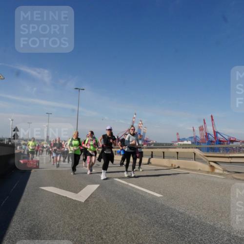 03.10.2025 - Köhlbrandbrückenlauf Matties Gatica Varas http://msf.ph/oto/9003967 03.10.2025 12:57:40 Position 2 18 meine-sportfotos.de