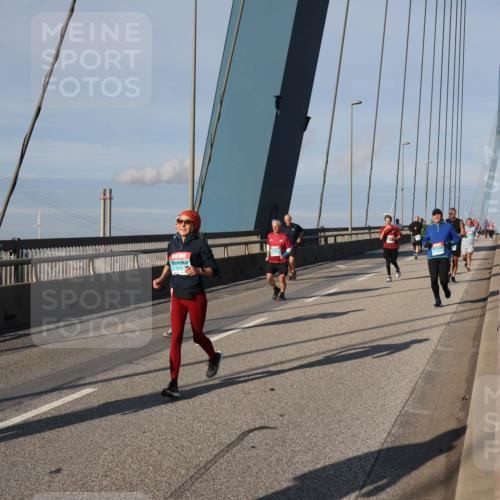 03.10.2025 - Köhlbrandbrückenlauf Julia Fischer http://msf.ph/oto/9003973 03.10.2025 09:47:17 Position 2 1670 meine-sportfotos.de