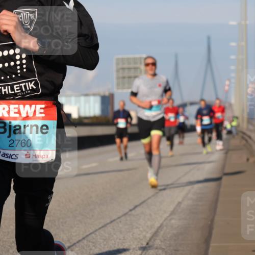 03.10.2025 - Köhlbrandbrückenlauf Luisa Fischer http://msf.ph/oto/9004009 03.10.2025 10:45:46 Position 3 1860, 2760 meine-sportfotos.de