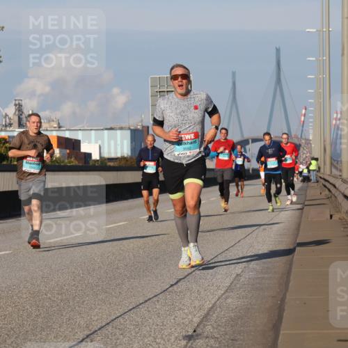 03.10.2025 - Köhlbrandbrückenlauf Luisa Fischer http://msf.ph/oto/9004026 03.10.2025 10:45:46 Position 3 3592 meine-sportfotos.de