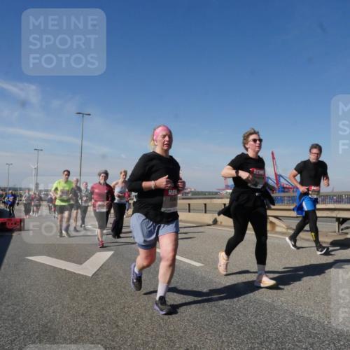 03.10.2025 - Köhlbrandbrückenlauf Matties Gatica Varas http://msf.ph/oto/9004029 03.10.2025 12:57:44 Position 2  meine-sportfotos.de