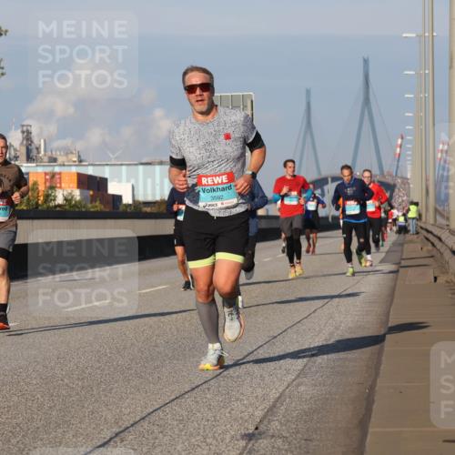 03.10.2025 - Köhlbrandbrückenlauf Luisa Fischer http://msf.ph/oto/9004035 03.10.2025 10:45:47 Position 3 1142, 3592 meine-sportfotos.de