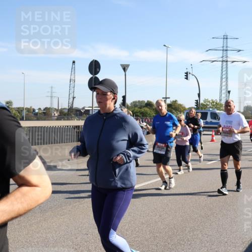 03.10.2025 - Köhlbrandbrückenlauf Julia Fischer http://msf.ph/oto/9004043 03.10.2025 12:23:43 Position 3  meine-sportfotos.de