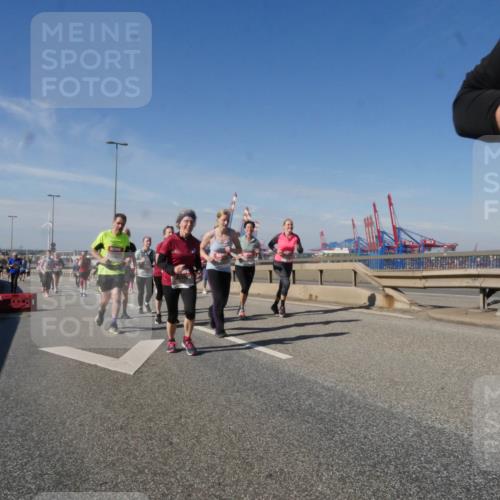 03.10.2025 - Köhlbrandbrückenlauf Matties Gatica Varas http://msf.ph/oto/9004044 03.10.2025 12:57:45 Position 2  meine-sportfotos.de