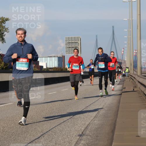 03.10.2025 - Köhlbrandbrückenlauf Luisa Fischer http://msf.ph/oto/9004104 03.10.2025 10:45:50 Position 3 1052, 50 meine-sportfotos.de