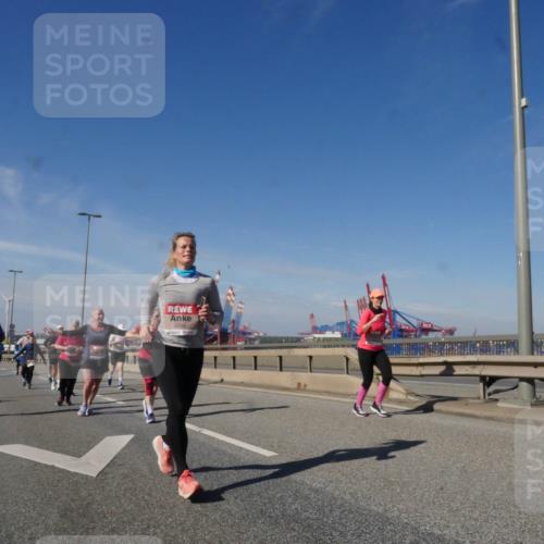 03.10.2025 - Köhlbrandbrückenlauf Matties Gatica Varas http://msf.ph/oto/9004105 03.10.2025 12:57:51 Position 2 4708 meine-sportfotos.de