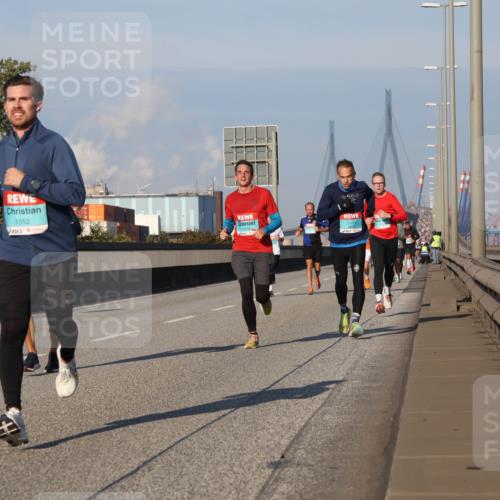 03.10.2025 - Köhlbrandbrückenlauf Luisa Fischer http://msf.ph/oto/9004108 03.10.2025 10:45:51 Position 3 504, 1052 meine-sportfotos.de