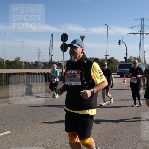 03.10.2025 - Köhlbrandbrückenlauf Julia Fischer http://msf.ph/oto/9004129 03.10.2025 12:24:03 Position 3 4906, 6196 meine-sportfotos.de