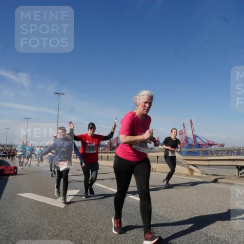03.10.2025 - Köhlbrandbrückenlauf Matties Gatica Varas http://msf.ph/oto/9004166 03.10.2025 12:57:55 Position 2  meine-sportfotos.de