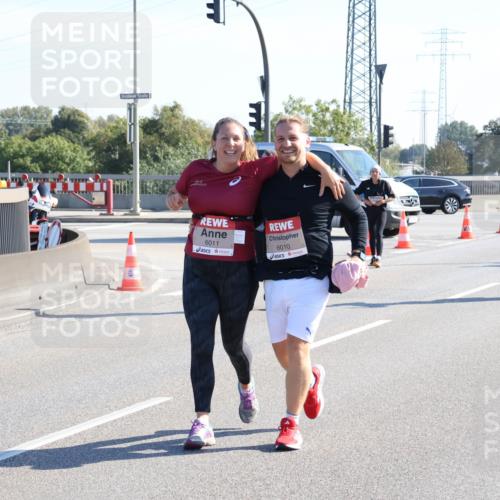 03.10.2025 - Köhlbrandbrückenlauf Julia Fischer http://msf.ph/oto/9004188 03.10.2025 12:24:23 Position 3 6011, 6010 meine-sportfotos.de