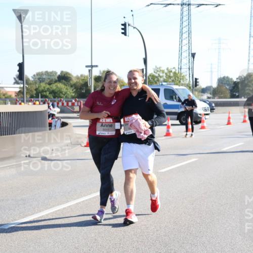 03.10.2025 - Köhlbrandbrückenlauf Julia Fischer http://msf.ph/oto/9004192 03.10.2025 12:24:23 Position 3 6011 meine-sportfotos.de