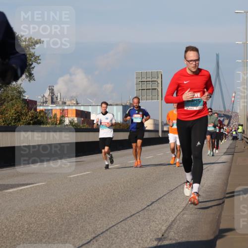 03.10.2025 - Köhlbrandbrückenlauf Luisa Fischer http://msf.ph/oto/9004202 03.10.2025 10:45:56 Position 3 504, 3836, 1107 meine-sportfotos.de