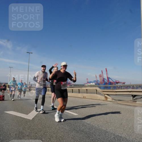 03.10.2025 - Köhlbrandbrückenlauf Matties Gatica Varas http://msf.ph/oto/9004203 03.10.2025 12:57:58 Position 2  meine-sportfotos.de