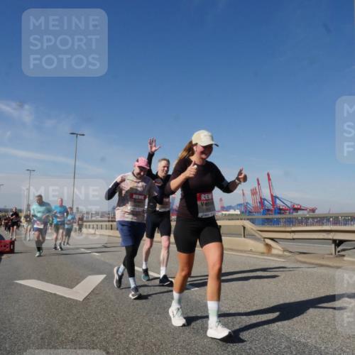 03.10.2025 - Köhlbrandbrückenlauf Matties Gatica Varas http://msf.ph/oto/9004217 03.10.2025 12:57:58 Position 2  meine-sportfotos.de