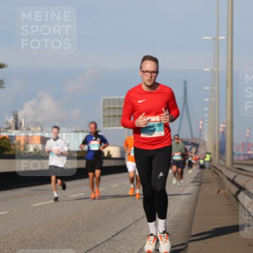 03.10.2025 - Köhlbrandbrückenlauf Luisa Fischer http://msf.ph/oto/9004218 03.10.2025 10:45:56 Position 3  meine-sportfotos.de