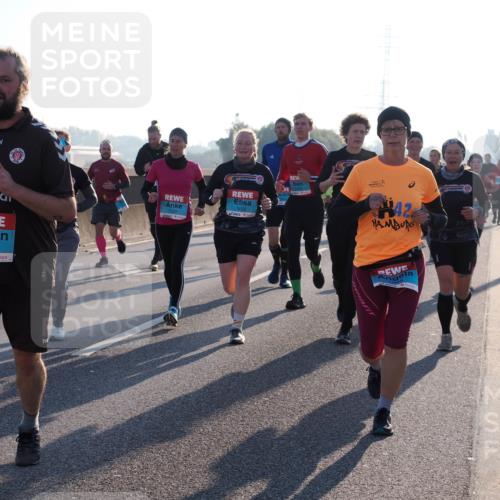 03.10.2025 - Köhlbrandbrückenlauf Fabian Wolf http://msf.ph/oto/9004222 03.10.2025 09:18:38 Position 3 2786, 1355, 3006, 142, 595 meine-sportfotos.de