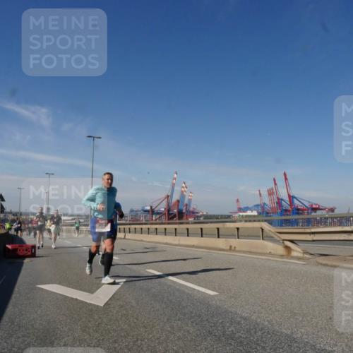 03.10.2025 - Köhlbrandbrückenlauf Matties Gatica Varas http://msf.ph/oto/9004244 03.10.2025 12:58:00 Position 2  meine-sportfotos.de