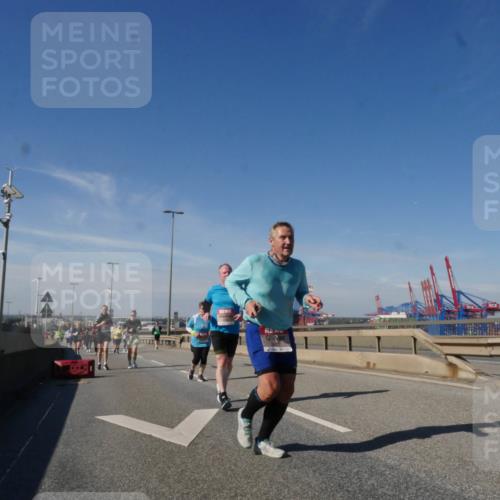 03.10.2025 - Köhlbrandbrückenlauf Matties Gatica Varas http://msf.ph/oto/9004254 03.10.2025 12:58:01 Position 2  meine-sportfotos.de