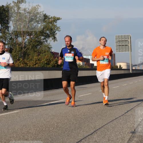 03.10.2025 - Köhlbrandbrückenlauf Luisa Fischer http://msf.ph/oto/9004255 03.10.2025 10:45:59 Position 3  meine-sportfotos.de