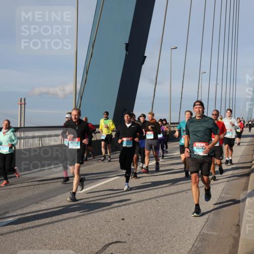 03.10.2025 - Köhlbrandbrückenlauf Julia Fischer http://msf.ph/oto/9004273 03.10.2025 09:48:09 Position 2  meine-sportfotos.de