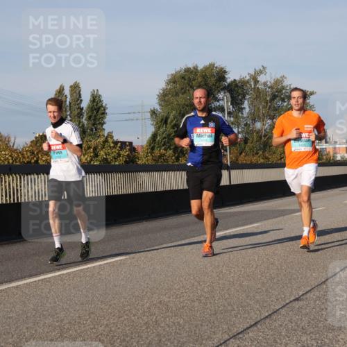 03.10.2025 - Köhlbrandbrückenlauf Luisa Fischer http://msf.ph/oto/9004290 03.10.2025 10:46:01 Position 3 3155, 1215, 1423 meine-sportfotos.de