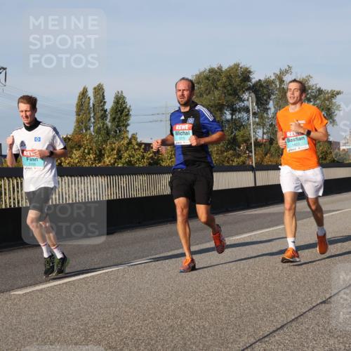 03.10.2025 - Köhlbrandbrückenlauf Luisa Fischer http://msf.ph/oto/9004302 03.10.2025 10:46:02 Position 3 3155, 1215, 1423 meine-sportfotos.de