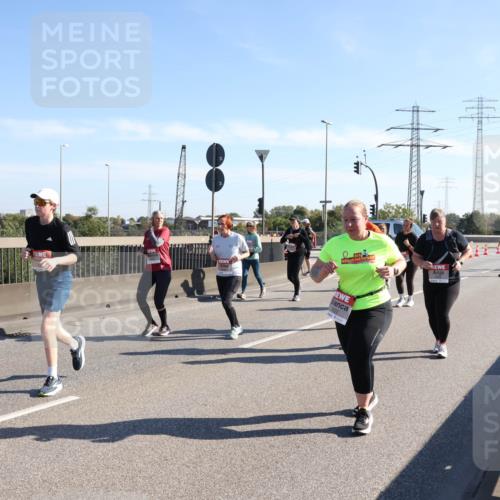 03.10.2025 - Köhlbrandbrückenlauf Julia Fischer http://msf.ph/oto/9004327 03.10.2025 12:24:46 Position 3  meine-sportfotos.de