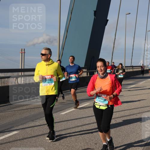 03.10.2025 - Köhlbrandbrückenlauf Julia Fischer http://msf.ph/oto/9004335 03.10.2025 09:48:17 Position 2 1701, 3197 meine-sportfotos.de