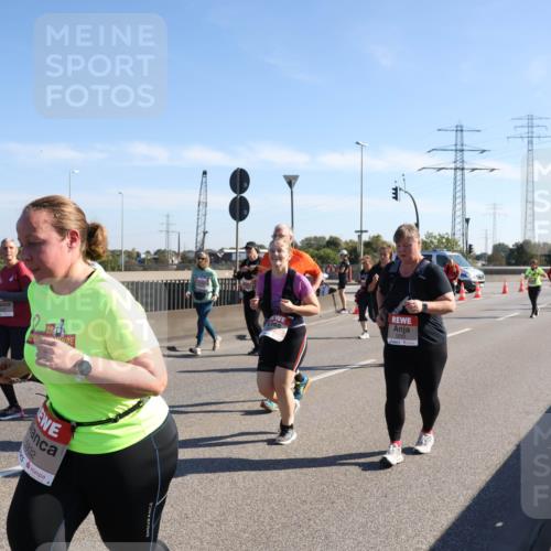 03.10.2025 - Köhlbrandbrückenlauf Julia Fischer http://msf.ph/oto/9004342 03.10.2025 12:24:47 Position 3 932 meine-sportfotos.de