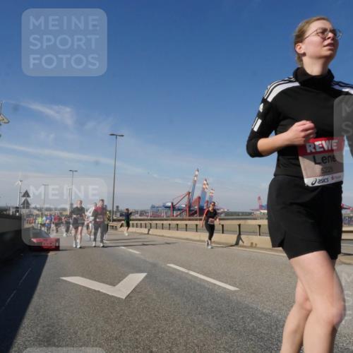 03.10.2025 - Köhlbrandbrückenlauf Matties Gatica Varas http://msf.ph/oto/9004343 03.10.2025 12:58:07 Position 2 5226 meine-sportfotos.de