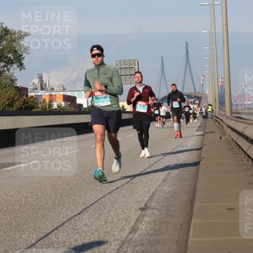 03.10.2025 - Köhlbrandbrückenlauf Luisa Fischer http://msf.ph/oto/9004349 03.10.2025 10:46:04 Position 3 1143 meine-sportfotos.de