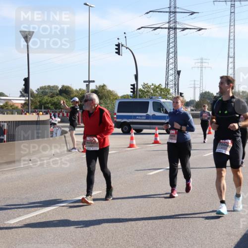 03.10.2025 - Köhlbrandbrückenlauf Julia Fischer http://msf.ph/oto/9004364 03.10.2025 12:24:55 Position 3  meine-sportfotos.de