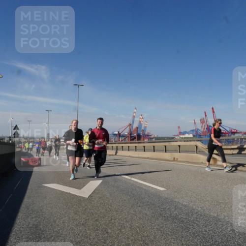 03.10.2025 - Köhlbrandbrückenlauf Matties Gatica Varas http://msf.ph/oto/9004389 03.10.2025 12:58:10 Position 2  meine-sportfotos.de