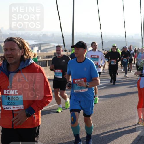 03.10.2025 - Köhlbrandbrückenlauf Julia Fischer http://msf.ph/oto/9004404 03.10.2025 09:32:42 Position 1 2350, 3703 meine-sportfotos.de
