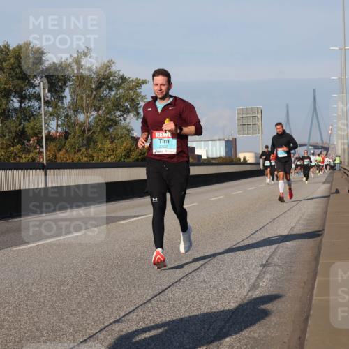 03.10.2025 - Köhlbrandbrückenlauf Luisa Fischer http://msf.ph/oto/9004408 03.10.2025 10:46:07 Position 3 2302 meine-sportfotos.de