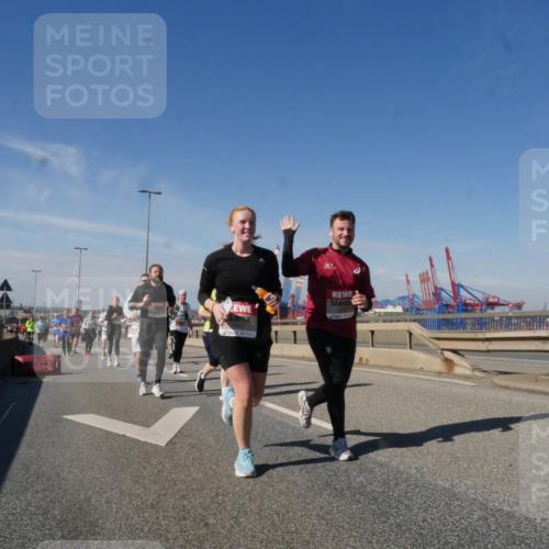 03.10.2025 - Köhlbrandbrückenlauf Matties Gatica Varas http://msf.ph/oto/9004413 03.10.2025 12:58:11 Position 2 5482 meine-sportfotos.de