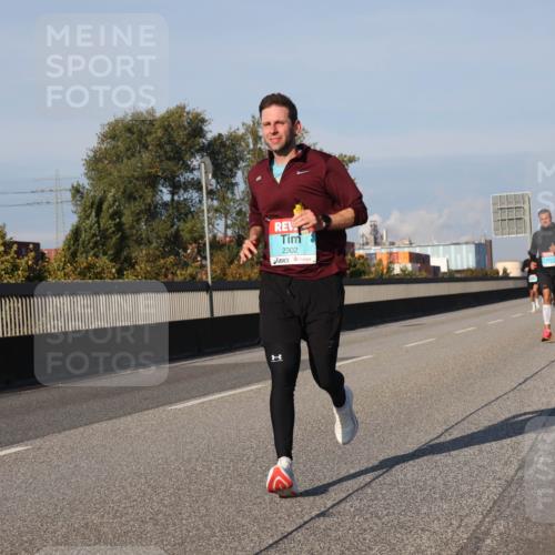 03.10.2025 - Köhlbrandbrückenlauf Luisa Fischer http://msf.ph/oto/9004425 03.10.2025 10:46:07 Position 3 2302 meine-sportfotos.de