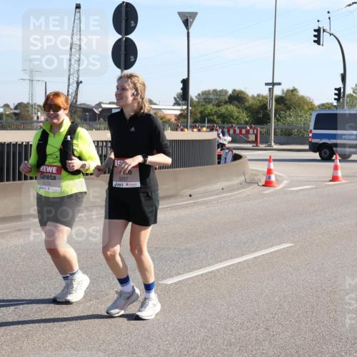 03.10.2025 - Köhlbrandbrückenlauf Julia Fischer http://msf.ph/oto/9004426 03.10.2025 12:25:20 Position 3 5232, 5257 meine-sportfotos.de