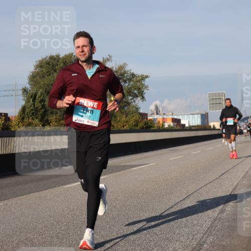 03.10.2025 - Köhlbrandbrückenlauf Luisa Fischer http://msf.ph/oto/9004434 03.10.2025 10:46:08 Position 3 302 meine-sportfotos.de