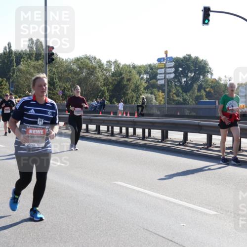 03.10.2025 - Köhlbrandbrückenlauf Julia Fischer http://msf.ph/oto/9004441 03.10.2025 12:25:46 Position 3 5819 meine-sportfotos.de