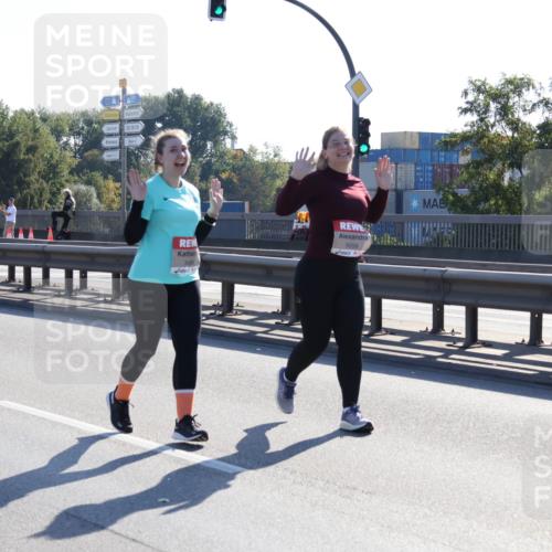 03.10.2025 - Köhlbrandbrückenlauf Julia Fischer http://msf.ph/oto/9004453 03.10.2025 12:25:49 Position 3 5559 meine-sportfotos.de