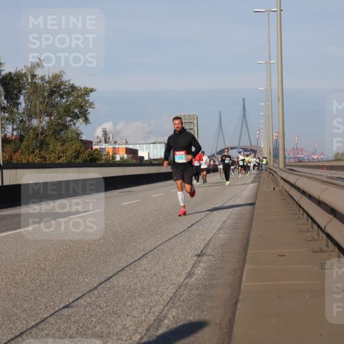 03.10.2025 - Köhlbrandbrückenlauf Luisa Fischer http://msf.ph/oto/9004463 03.10.2025 10:46:09 Position 3  meine-sportfotos.de