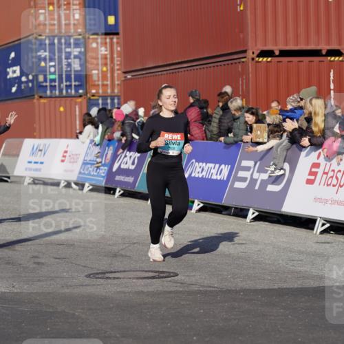 03.10.2025 - Köhlbrandbrückenlauf Michael Burmester http://msf.ph/oto/9004464 03.10.2025 10:07:11 Ziel 1134, 1189, 1208, 1486, 1519, 1628, 2903, 3434, 3603 meine-sportfotos.de