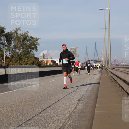 03.10.2025 - Köhlbrandbrückenlauf Luisa Fischer http://msf.ph/oto/9004475 03.10.2025 10:46:10 Position 3  meine-sportfotos.de