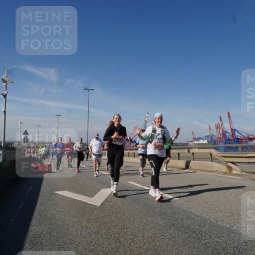 03.10.2025 - Köhlbrandbrückenlauf Matties Gatica Varas http://msf.ph/oto/9004478 03.10.2025 12:58:15 Position 2  meine-sportfotos.de