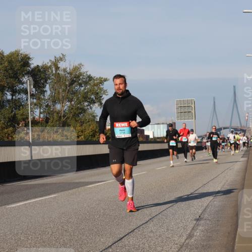 03.10.2025 - Köhlbrandbrückenlauf Luisa Fischer http://msf.ph/oto/9004490 03.10.2025 10:46:11 Position 3 3718 meine-sportfotos.de