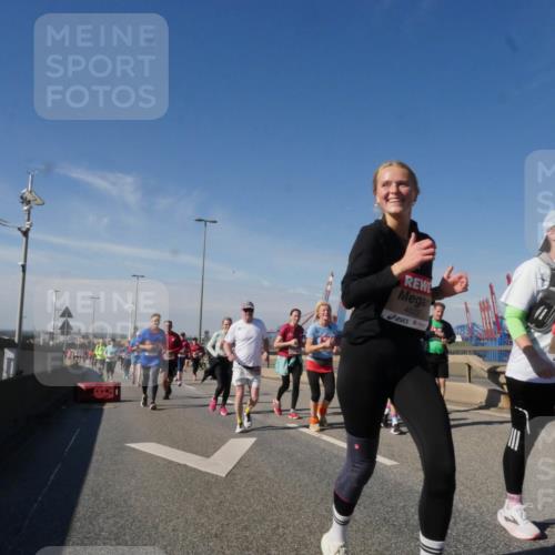 03.10.2025 - Köhlbrandbrückenlauf Matties Gatica Varas http://msf.ph/oto/9004495 03.10.2025 12:58:17 Position 2 4922, 4438 meine-sportfotos.de