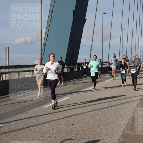 03.10.2025 - Köhlbrandbrückenlauf Julia Fischer http://msf.ph/oto/9004497 03.10.2025 09:48:59 Position 2  meine-sportfotos.de