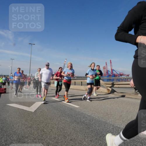 03.10.2025 - Köhlbrandbrückenlauf Matties Gatica Varas http://msf.ph/oto/9004500 03.10.2025 12:58:17 Position 2 4922 meine-sportfotos.de